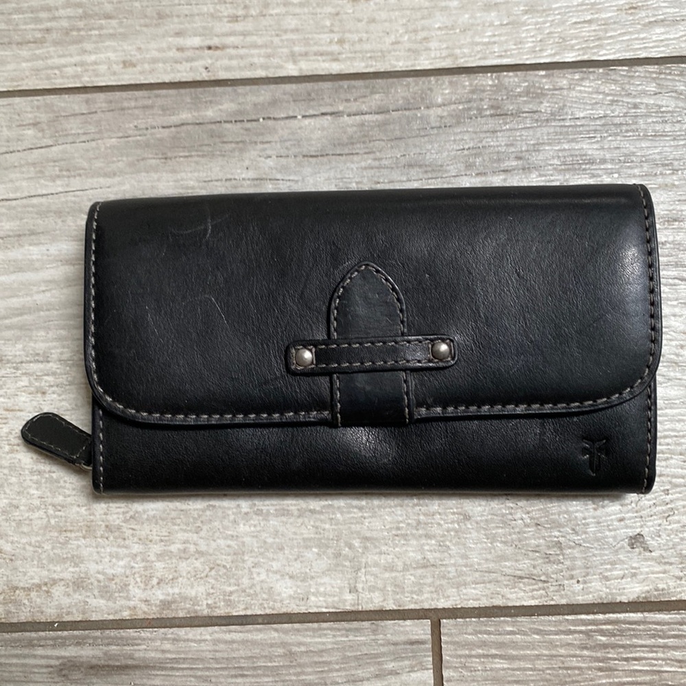 NWOT Frye Wallet in Black